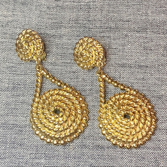 Vintage Jewelry - Vintage Boho Rope Gold Tone Large Dangle Clip On Earrings